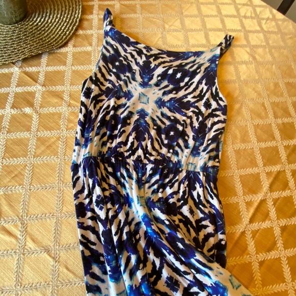 Super comfortable slip on dress. Tie dye pattern - Picture 2 of 4